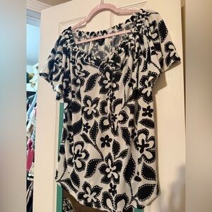 Fred David Black and White Floral Short Sleeve Top